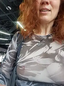 Exhibitionsplit online show from April 8, 2026, 9:33 am