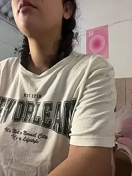 Snapshot of violet-333 chatting on April 23, 2026, 7:26 am violet-333 online show from April 23, 2026, 7:26 am