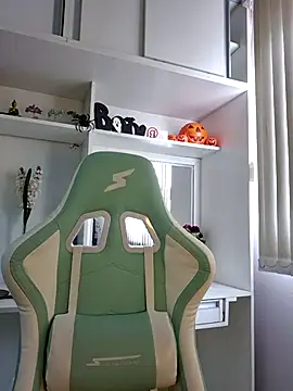 Snapshot of Ahrya_ chatting on October 31, 2025, 12:24 pm Ahrya online show from October 31, 2025, 12:24 pm