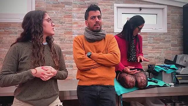 Snapshot of barfantasy chatting on November 25, 2025, 10:15 am barfantasy online show from November 25, 2025, 10:15 am