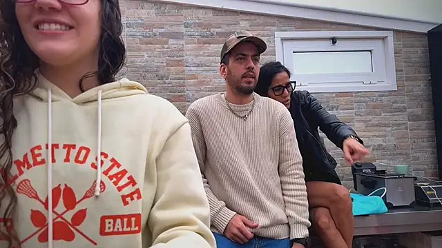 Snapshot of barfantasy chatting on November 10, 2025, 10:31 am barfantasy online show from November 10, 2025, 10:31 am