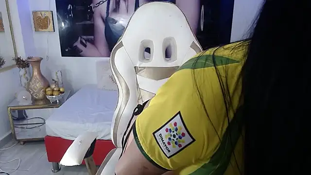 Snapshot of perlasharick_3 chatting on February 18, 2025, 5:42 pm perlasharick 3 online show from February 18, 2025, 5:42 pm