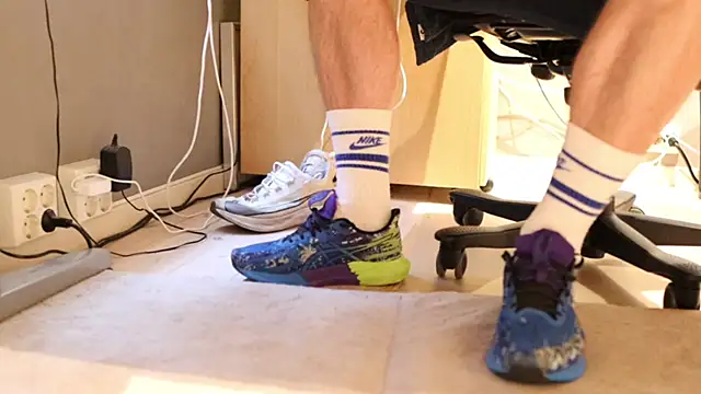 Snapshot of SneakerMaster_ chatting on July 29, 2026, 6:12 am SneakerMaster online show from July 29, 2026, 6:12 am