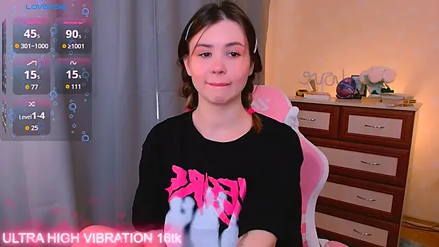 cutie mili online show from October 19, 2025, 7:11 am