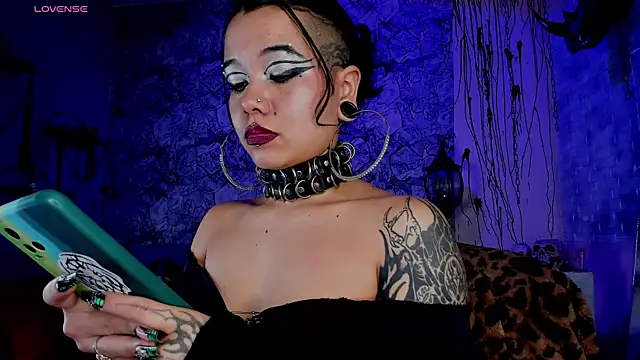 Snapshot of irregular_fetish_ chatting on February 12, 2025, 1:41 am irregular fetish online show from February 12, 2025, 1:41 am