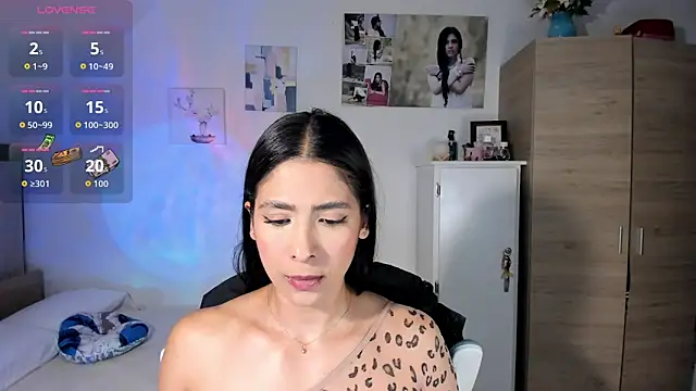 Snapshot of VeronikaOlsen chatting on October 11, 2025, 7:26 pm VeronikaOlsen online show from October 11, 2025, 7:26 pm