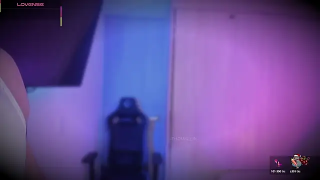 Snapshot of thomklein chatting on December 22, 2025, 7:14 pm thomklein online show from December 22, 2025, 7:14 pm