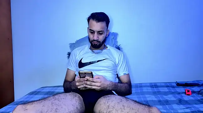 Snapshot of Dar_milk chatting on February 21, 2025, 4:40 am Dar milk online show from February 21, 2025, 4:40 am