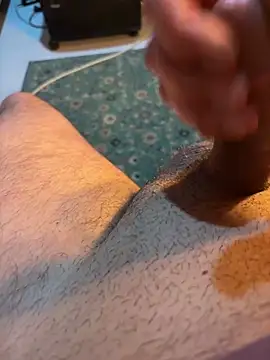 azginnn35 online show from April 14, 2026, 3:33 am