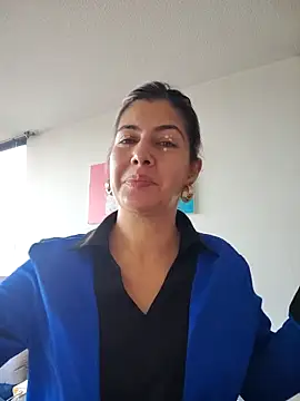 scarlett moore online show from October 18, 2025, 12:51 pm