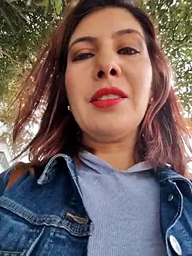 scarlett moore online show from November 27, 2025, 4:29 pm