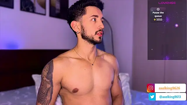 AxelKing1326 online show from April 25, 2026, 9:12 pm