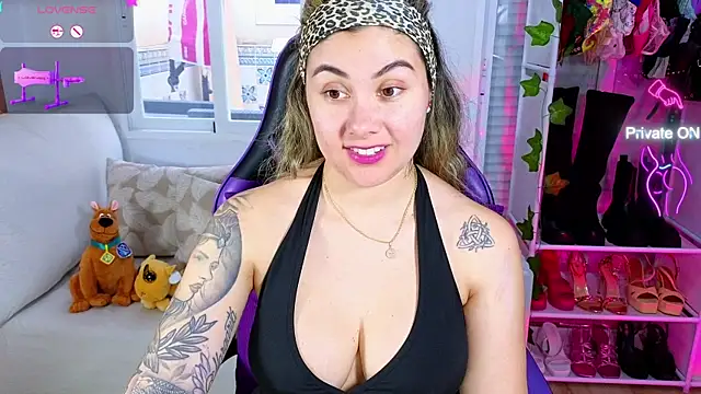Snapshot of Tawny_cox chatting on February 11, 2025, 10:47 am Tawny cox online show from February 11, 2025, 10:47 am