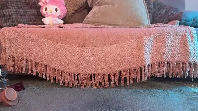 xxbabyxgiiirlxx online show from April 12, 2026, 10:40 am