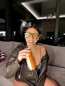 Snapshot of SexOnMyLvL chatting on November 4, 2025, 9:07 pm SexOnMyLvL online show from November 4, 2025, 9:07 pm