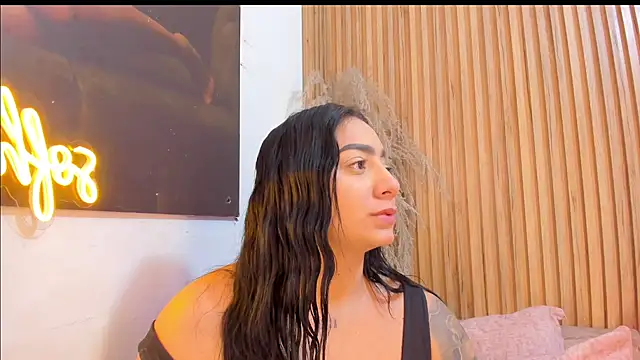 Snapshot of sofhiaa_adaams chatting on June 4, 2026, 11:20 pm sofhiaa adaams online show from June 4, 2026, 11:20 pm