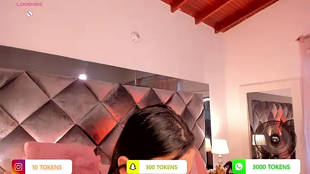 Snapshot of sofhiaa_adaams chatting on March 7, 2025, 6:43 pm sofhiaa adaams online show from March 7, 2025, 6:43 pm