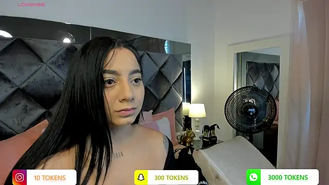 Snapshot of sofhiaa_adaams chatting on March 2, 2025, 5:09 pm sofhiaa adaams online show from March 2, 2025, 5:09 pm