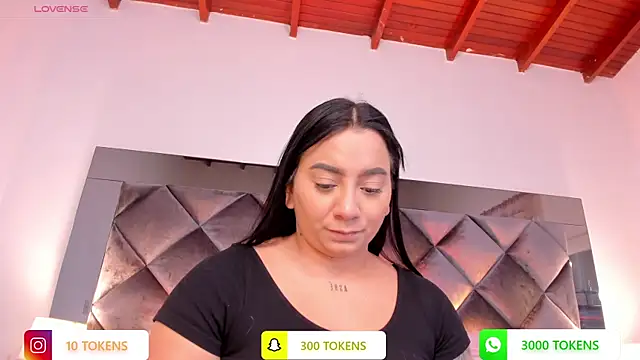 Snapshot of sofhiaa_adaams chatting on March 6, 2025, 6:48 pm sofhiaa adaams online show from March 6, 2025, 6:48 pm