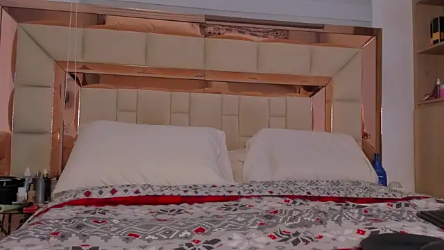 Snapshot of violetta-brown1 chatting on February 6, 2025, 4:10 am violetta-brown1 online show from February 6, 2025, 4:10 am