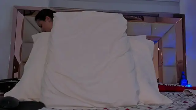 Snapshot of violetta-brown1 chatting on January 29, 2025, 4:36 am violetta-brown1 online show from January 29, 2025, 4:36 am