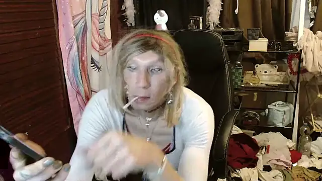 Ombeline1 online show from October 29, 2025, 6:01 am