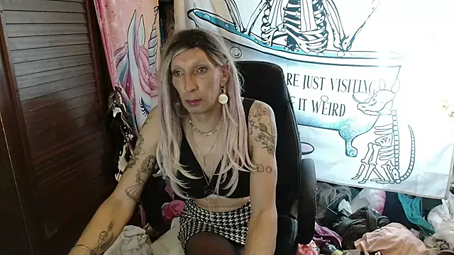 Ombeline1 online show from March 12, 2026, 12:53 pm