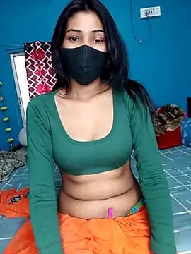 Snapshot of Triha_18 chatting on February 28, 2025, 10:30 am Triha 18 online show from February 28, 2025, 10:30 am