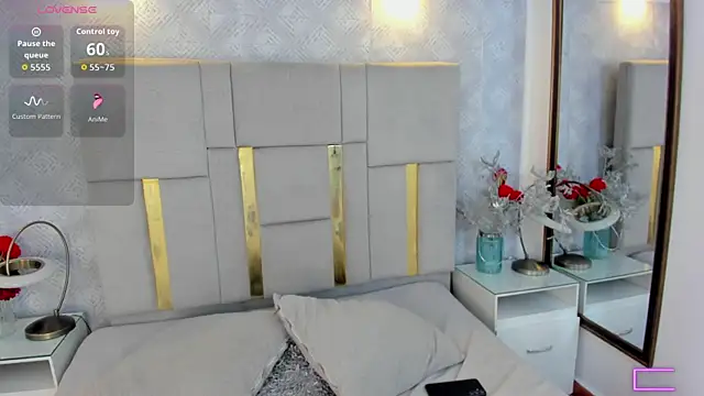 Camilaa Sanchez  online show from October 17, 2025, 1:02 pm