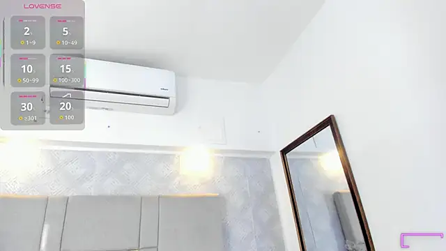 Camilaa Sanchez  online show from October 8, 2025, 12:39 pm