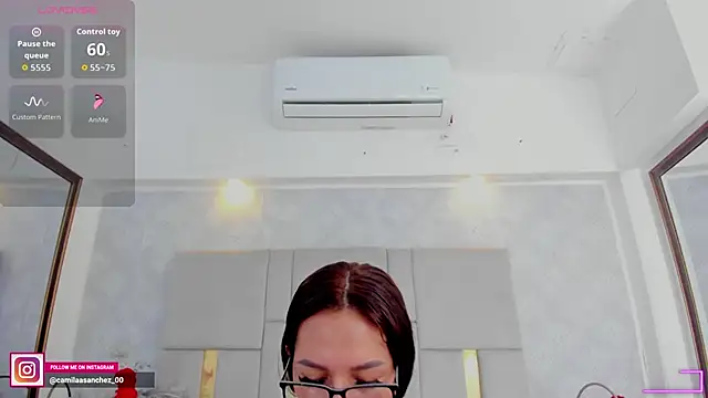 Camilaa Sanchez  online show from September 15, 2025, 12:38 pm