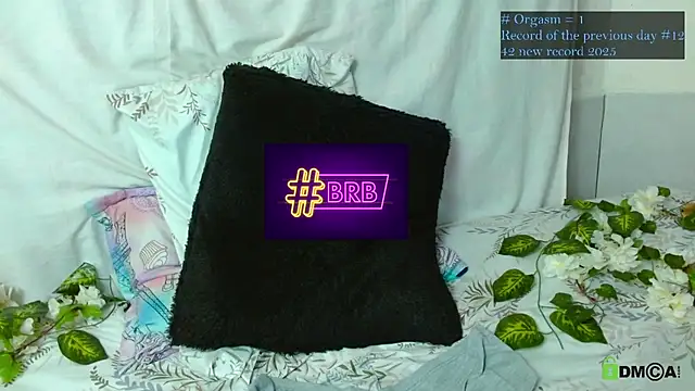 Snapshot of Hot_Candy_ chatting on February 3, 2026, 6:22 am Hot Candy online show from February 3, 2026, 6:22 am