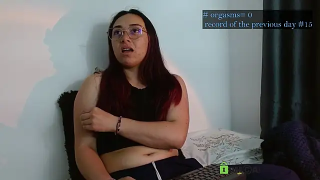 Snapshot of Hot_Candy_ chatting on October 13, 2025, 3:30 am Hot Candy online show from October 13, 2025, 3:30 am