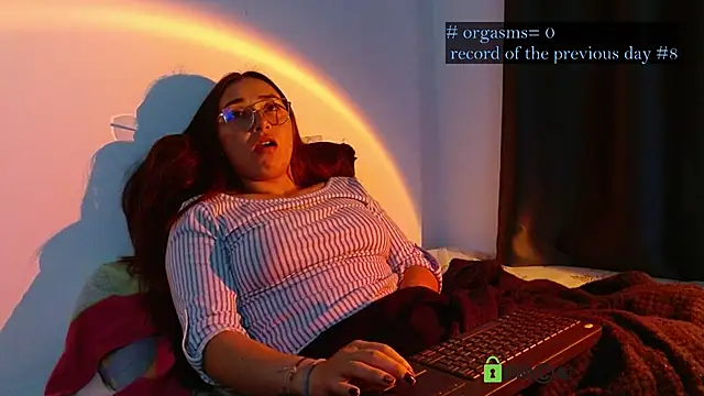 Snapshot of Hot_Candy_ chatting on October 20, 2025, 4:14 am Hot Candy online show from October 20, 2025, 4:14 am