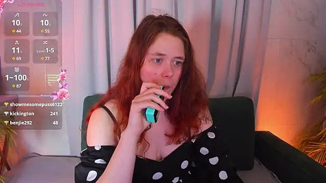Snapshot of SophiePure chatting on March 20, 2025, 2:51 am SophiePure online show from March 20, 2025, 2:51 am