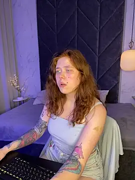 Snapshot of SophiePure chatting on October 24, 2025, 8:52 pm SophiePure online show from October 24, 2025, 8:52 pm