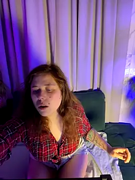 Snapshot of SophiePure chatting on November 4, 2025, 1:26 pm SophiePure online show from November 4, 2025, 1:26 pm