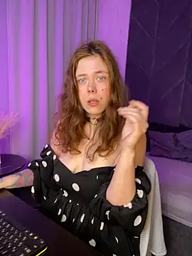 Snapshot of SophiePure chatting on October 20, 2025, 8:53 pm SophiePure online show from October 20, 2025, 8:53 pm