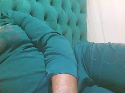 Snapshot of Sexy_Riri chatting on December 2, 2025, 2:01 am Sexy Riri online show from December 2, 2025, 2:01 am