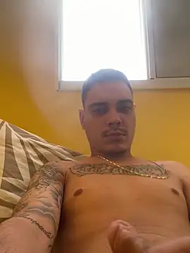 guiii012 online show from April 27, 2026, 5:33 pm