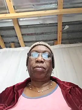 Freakyassnwildx online show from May 1, 2026, 10:42 am