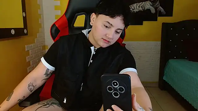 Snapshot of isabeautyx19 chatting on October 20, 2025, 2:57 am isabeautyx19 online show from October 20, 2025, 2:57 am