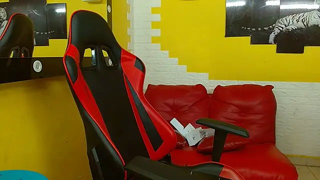 Snapshot of isabeautyx19 chatting on October 22, 2025, 2:44 am isabeautyx19 online show from October 22, 2025, 2:44 am