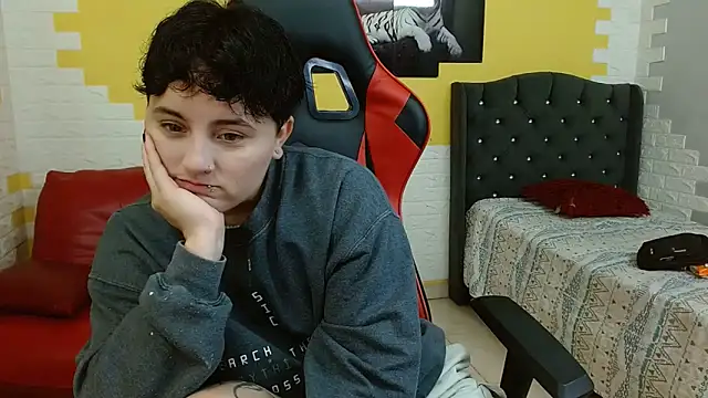 Snapshot of isabeautyx19 chatting on November 28, 2025, 2:12 am isabeautyx19 online show from November 28, 2025, 2:12 am