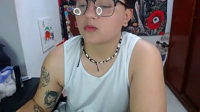 Snapshot of isabeautyx19 chatting on May 10, 2026, 5:00 am isabeautyx19 online show from May 10, 2026, 5:00 am