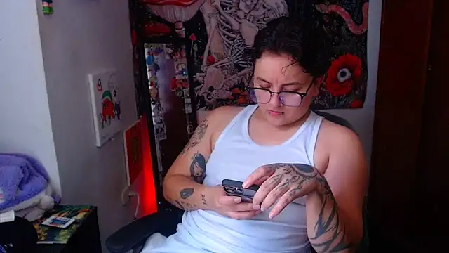 Snapshot of isabeautyx19 chatting on May 15, 2026, 4:05 pm isabeautyx19 online show from May 15, 2026, 4:05 pm