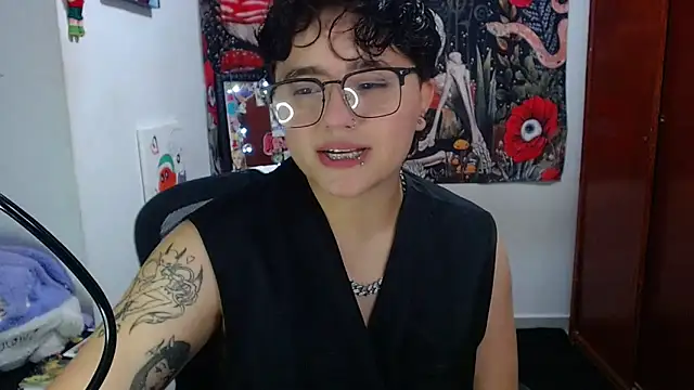 Snapshot of isabeautyx19 chatting on May 15, 2026, 12:08 am isabeautyx19 online show from May 15, 2026, 12:08 am
