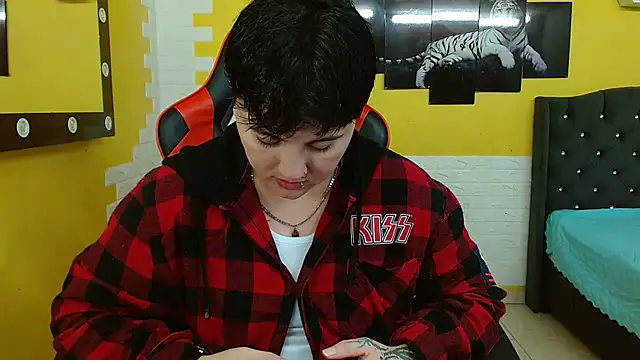 Snapshot of isabeautyx19 chatting on November 12, 2025, 3:10 am isabeautyx19 online show from November 12, 2025, 3:10 am