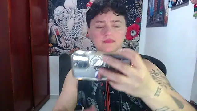 isabeautyx19 online show from April 19, 2026, 11:18 pm