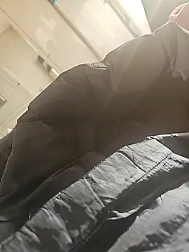 mia69x online show from November 6, 2025, 3:05 pm